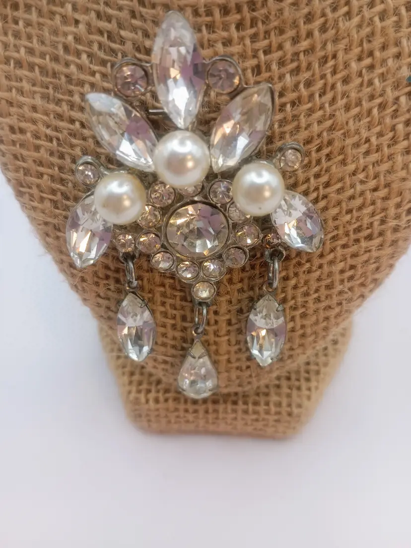 Vintage 1950s Clear Rhinestone and White Faux Pearl Brooch.