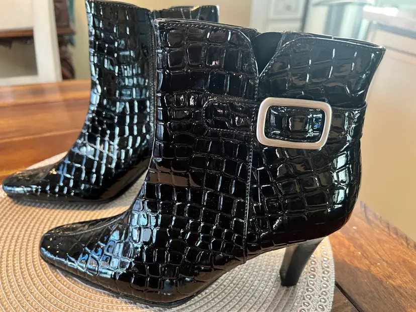 Croc Patent Booties 7 New