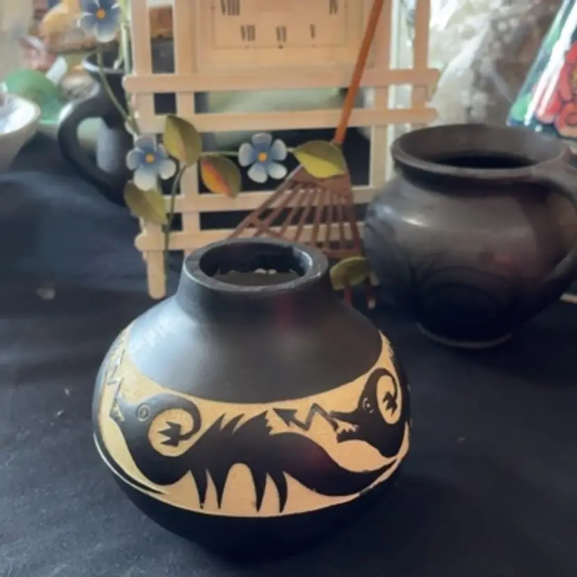 Carved Resin Dragons Design Vase