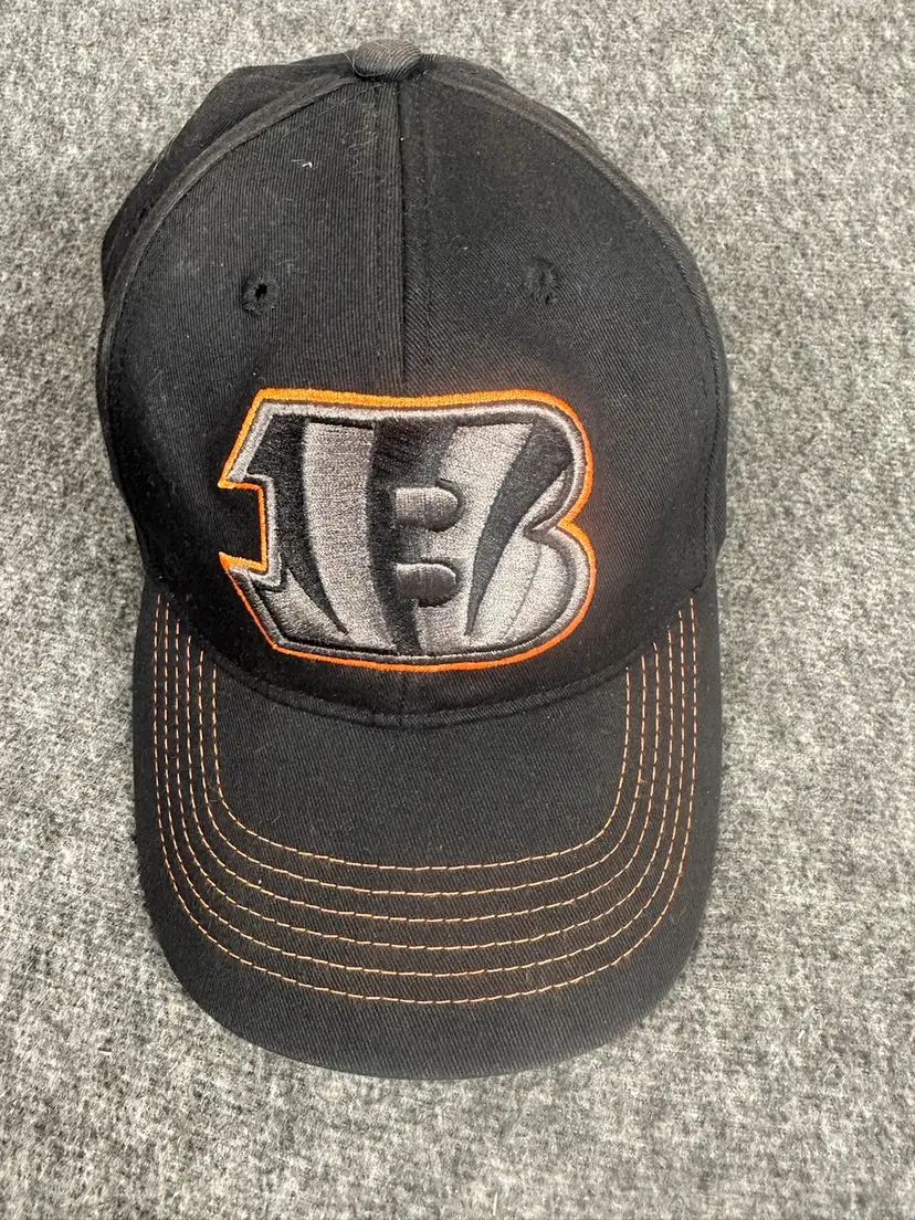 NFL Team Apparel Cincinnati Bengals Fitted Cap One Size/Stretch Black/Orange