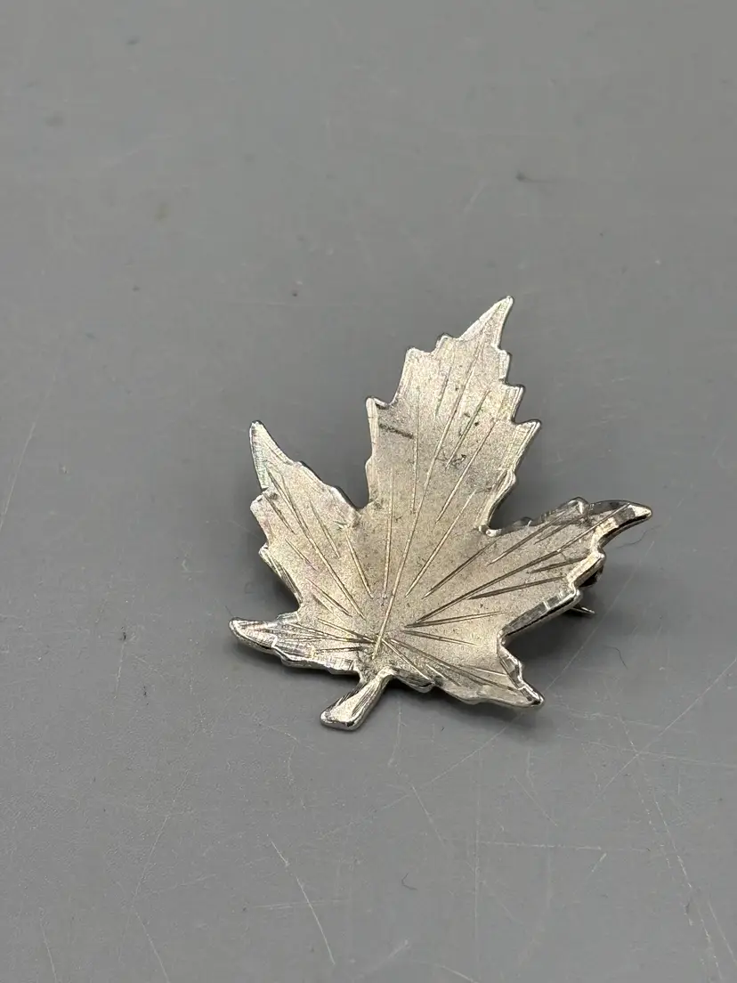 Vintage leaf brooch