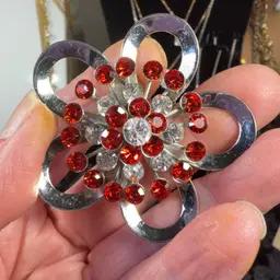 MCM Red Swedge Flower