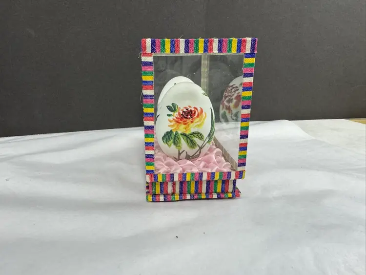 Vintage Chinese Hand Painted Bird Floral Eggs In Glass Case