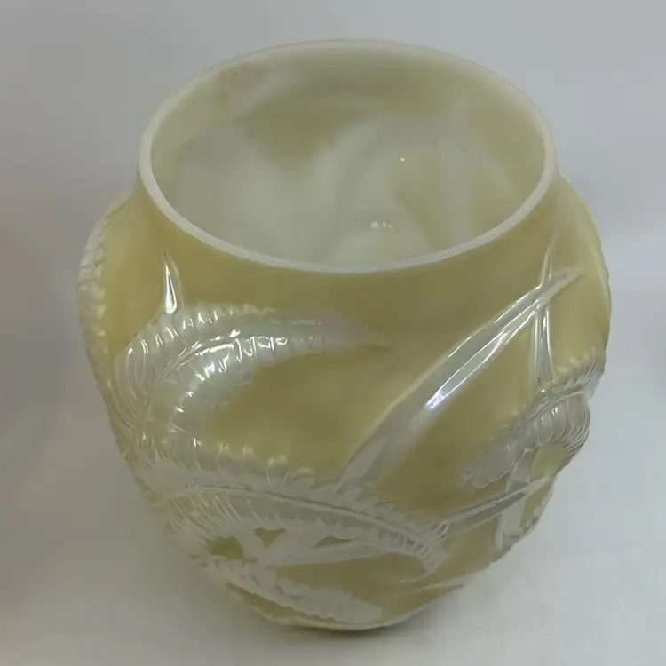 Vintage Phoenix Consolidated Glass Art Deco Fern Vase In Cream Lustre White 7”