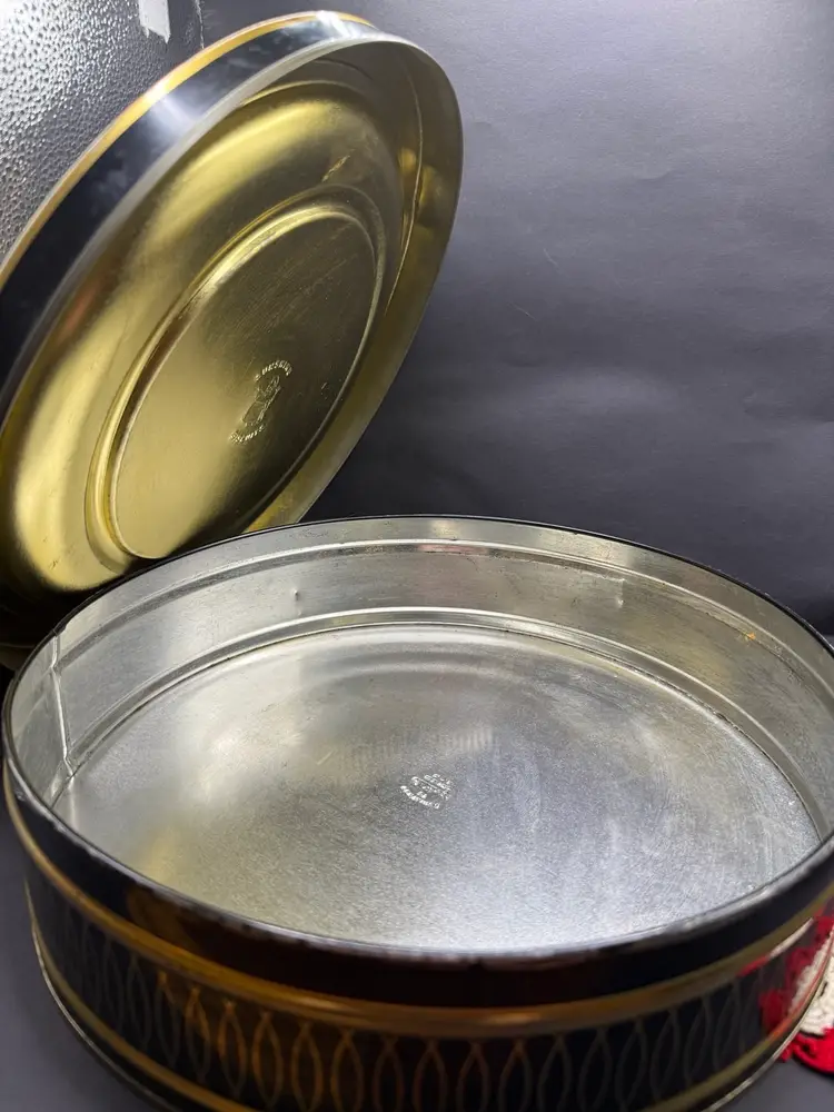 vintage "Blue Boy" round tin Box