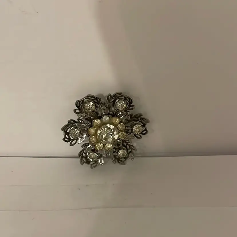 #540 Silver Snowflake Brooch AS IS