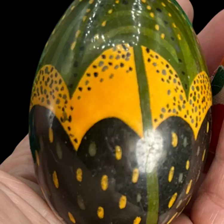 🇺🇦🇺🇦Ukraine Monderest Hand Painted Egg !Rare! 3 1:4” Small Chip