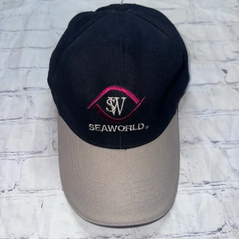 New Old Stock Vintage 1990s SeaWorld Embroidered Trucker Baseball Cap Hat