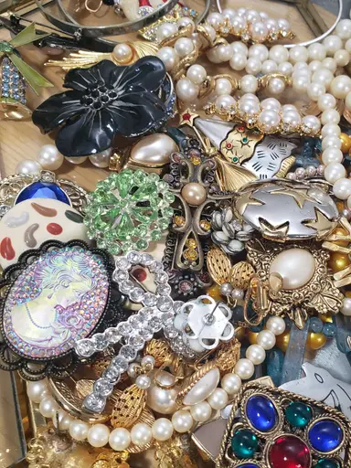 Early Pop Up jewelry 