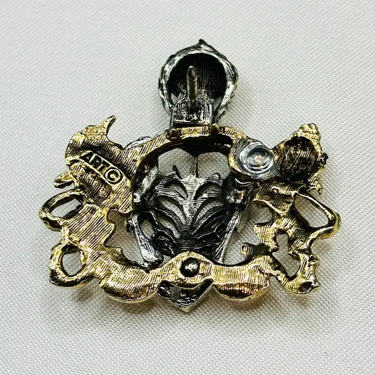 ART Two-tone Knight Armour Pin