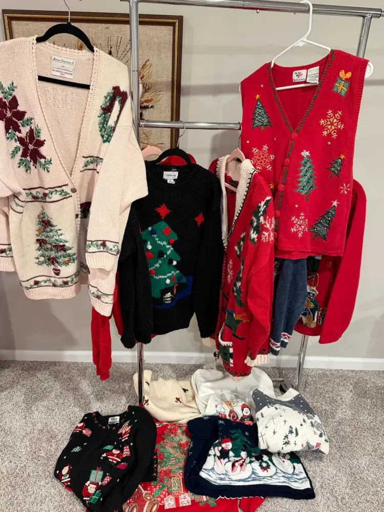 Co Host W/Casey Pauls! Vintage Ugly Xmas Sweaters & More! 🎄