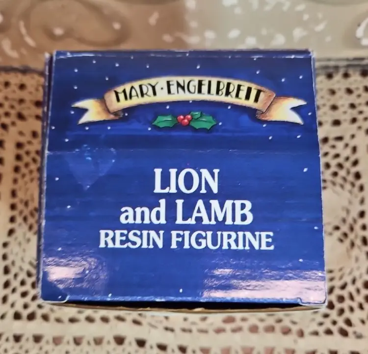 1986 Mary Engelbreit Lion Holding Lamb Christmas Figurine in Original Box