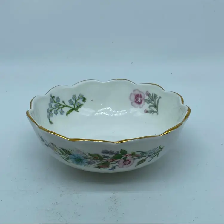 #1557 Aynsley  Fine Bone Bowl wild flowers decor in wild Tudor pattern