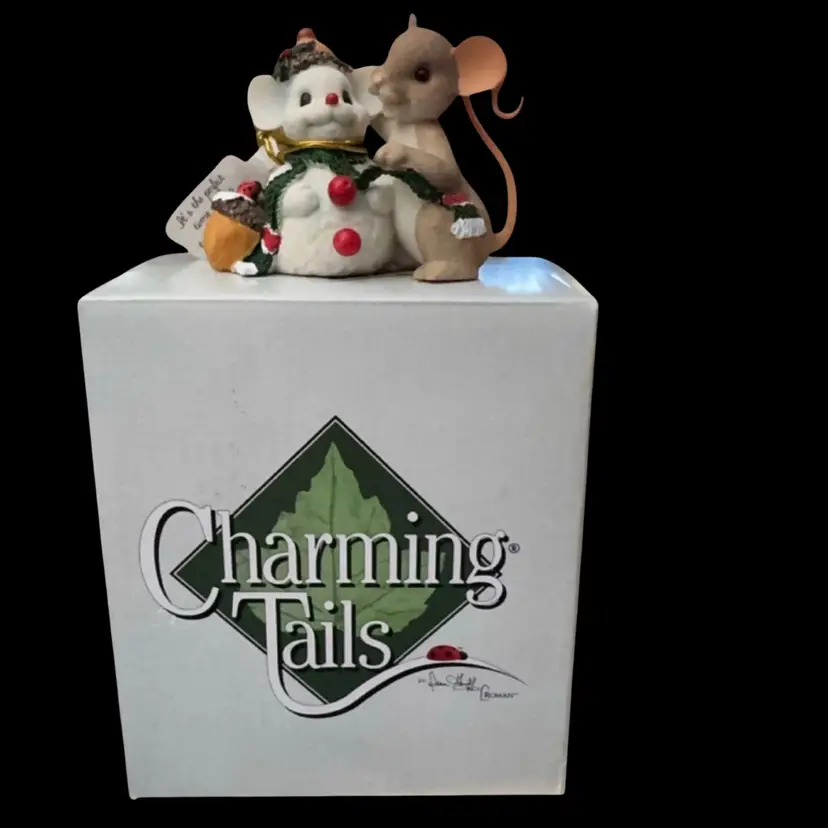 #03  NIB Charming Tails Christmas Figurine “It’s The Perfect Time Of Year To Make Friends “