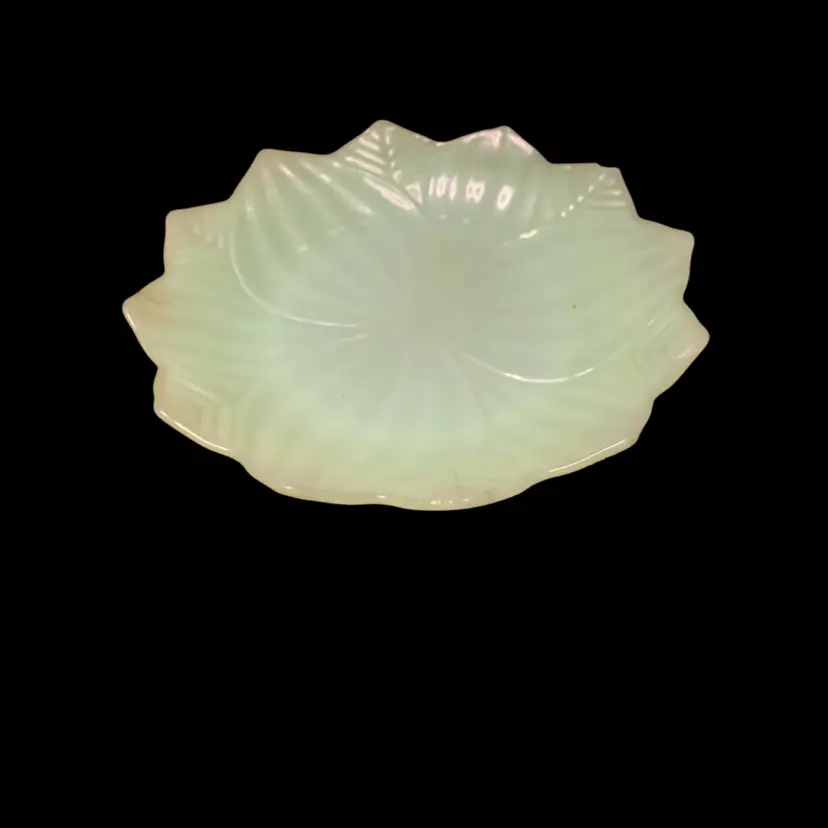 06. Fire King  JADITE  JADEITE GREEN LOTUS LEAF Salad Plate 8" Vintage