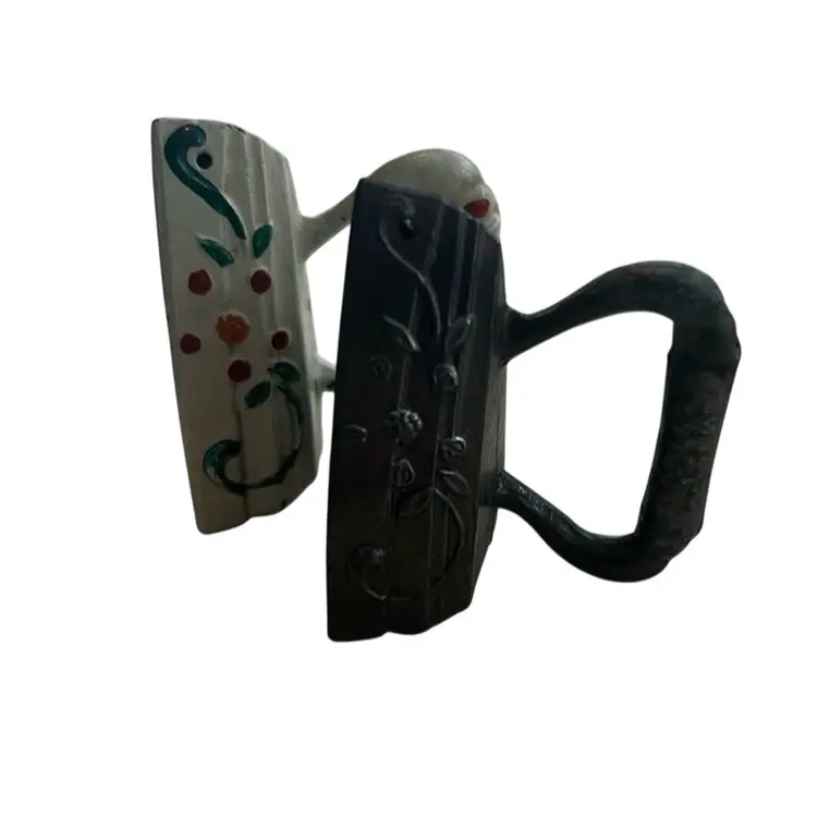 VTG cast iron flat iron salt and pepper shakers - G. Nov Co in Japan