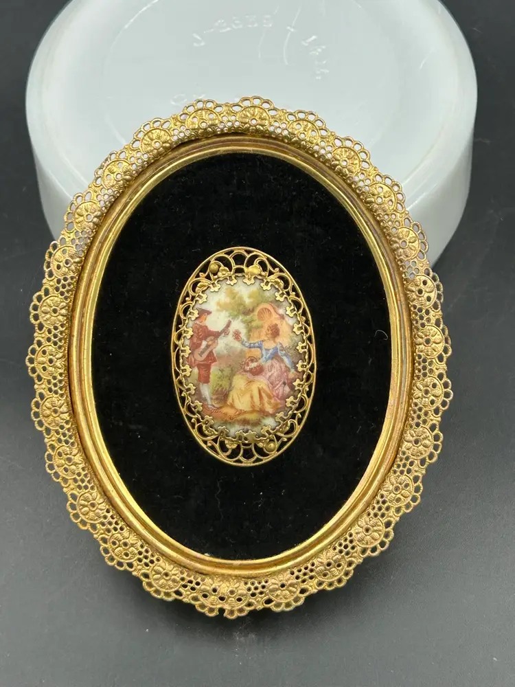 Vintage Gold Metal Lace Frame Black Velvet Mat Porcelain Cameo Of Courting Couple Wall Decor