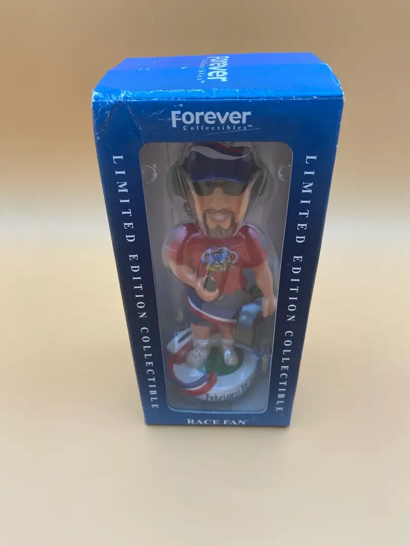 NASCAR Daytona 500 2002 Limited Edition Collectible Race Fan Bobblehead - New
