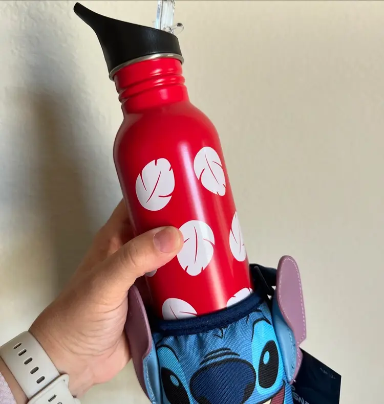 Lilo & Stitch SS 24 Oz
Bottle & Holder
