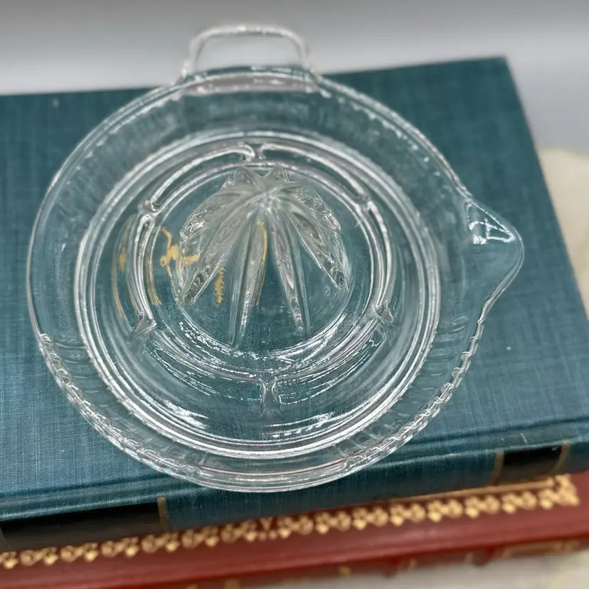ntage Clear Depression Glass Citrus Juicer - 6”Reamer with Tab Handle 2”t. 4” Internal Juice Capacity