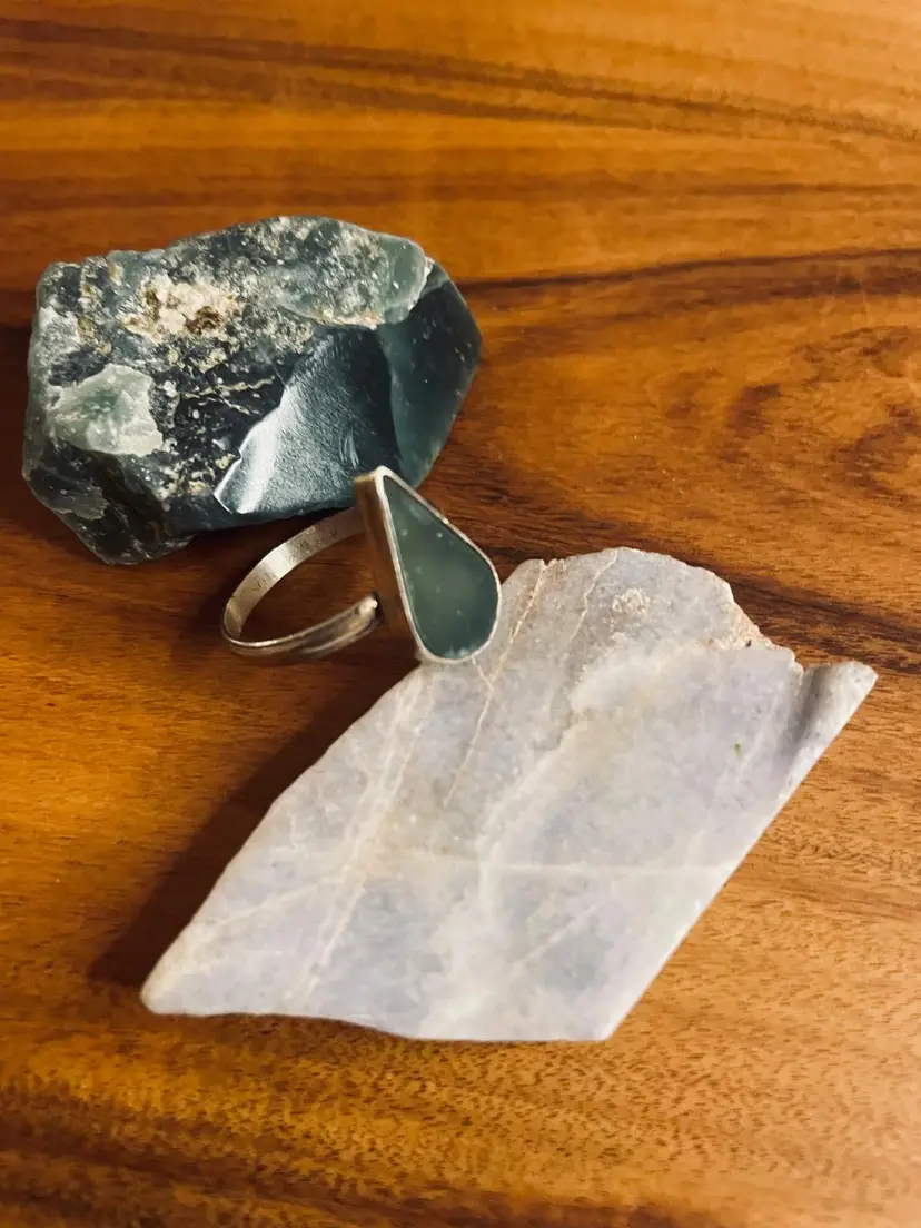 *** NEW RING *** Translucent green jade