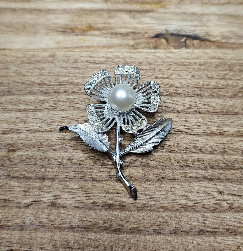 Vintage 1966 Sarah Coventry Nocturne Flower Brooch Silver Tone Faux Pearl & Rhinestones