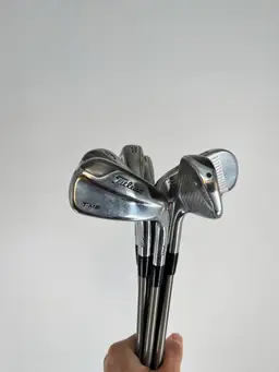 Titleist 726 T-MB 4-PW Aerotech Steelfiber i95 Regular Flex