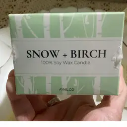 Snow & Birch 100% Soy Candle . Hand Poured. It Has A Light Refreshing Smell Not A Heavy Smell !!