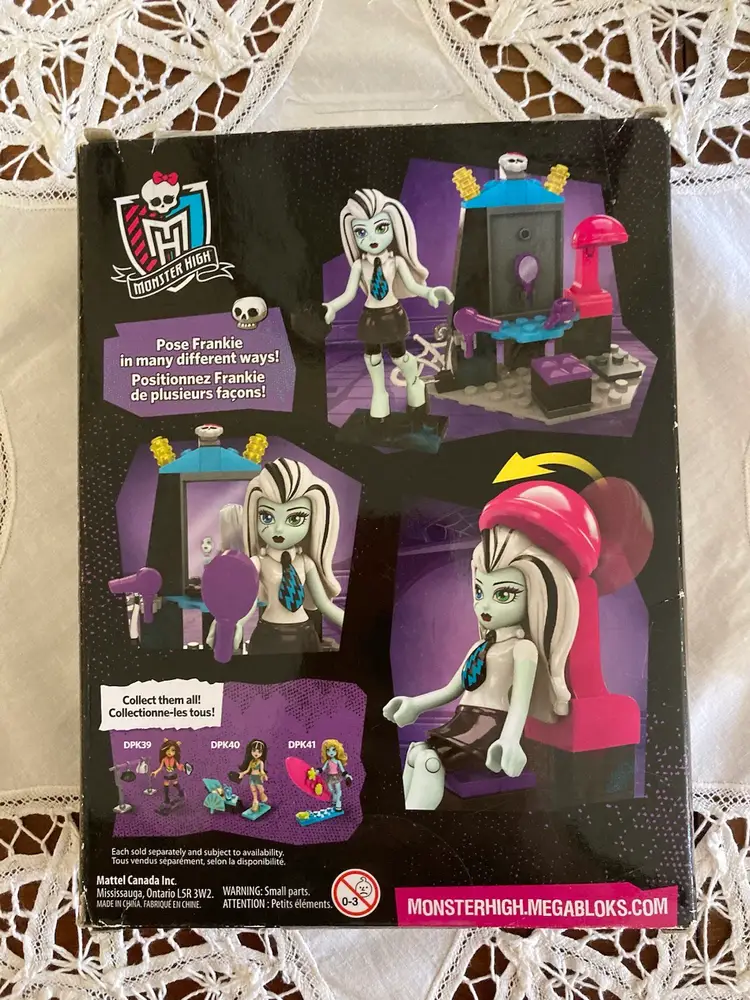Monster High Frankie Stein Salon NWT