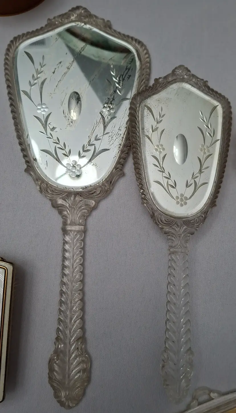 139 Vintage Etched Glass Vanity Set – Mirror & Brush – Art Deco Floral Lucite Handles