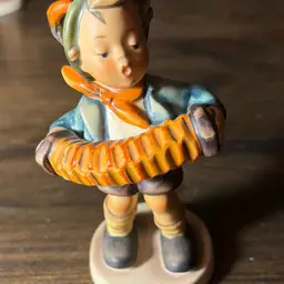 Hu064. Vintage Hummel, Goebel "Accordion Boy", 185, TM5, Antique Collectible Figurine,