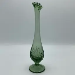 Fenton Art Glass Green Swung Bud Vase Inverted Strawberry Pattern 10.5"