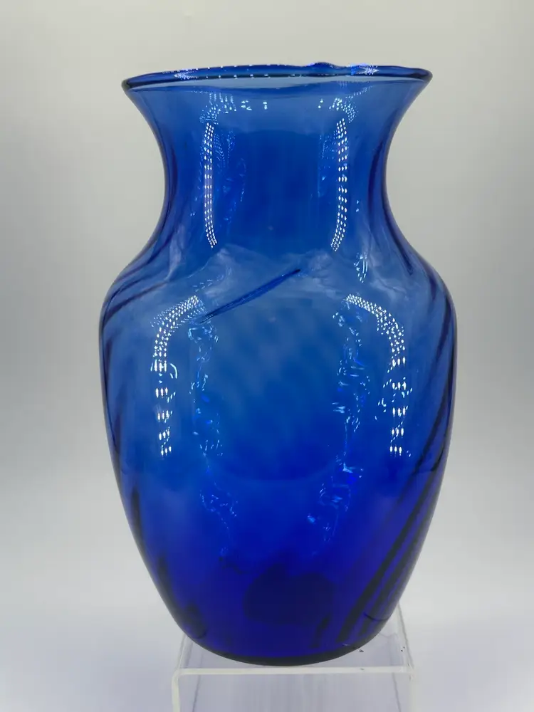 Vintage Indiana Glass cobalt blue swirl glass vase 55 illusion