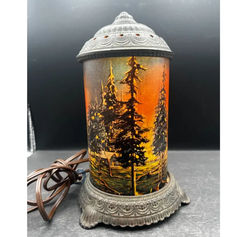 #401B Antique Cast Iron And Glass Scene In Action Lamp Co. Chicago IL
Does Not Have Inner Motion Parts - Lamp Does Work And Looks Great As Is