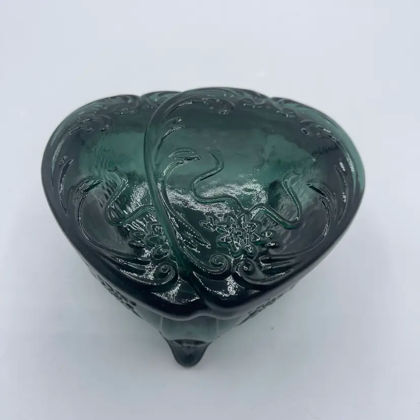Wilkerson Signed Smokey Hunter Green 3 Toed Double Heart Jewelrey Box Gift