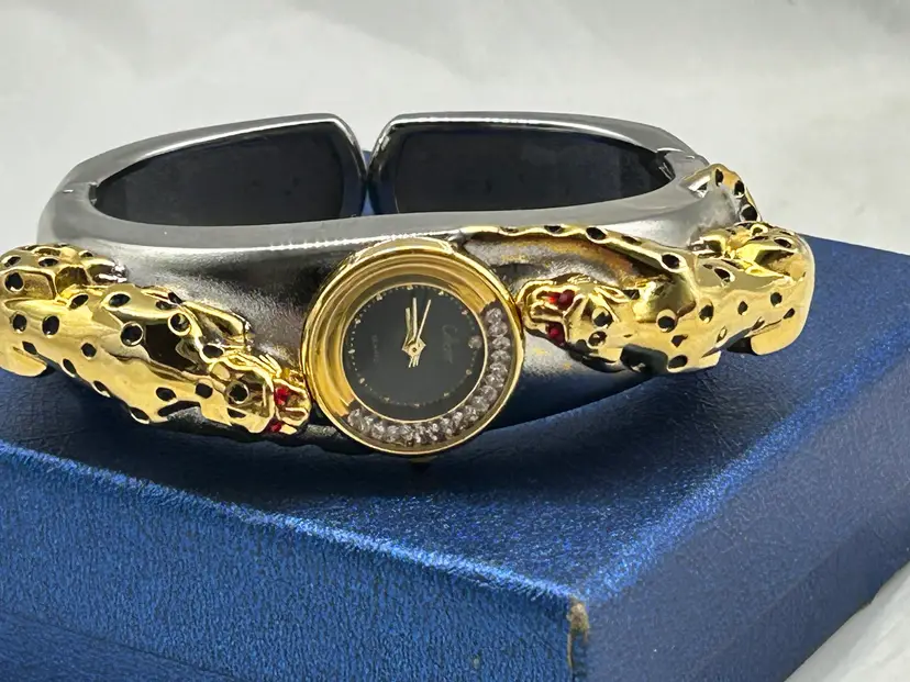 Vintage Collezio Hinged Watch Double Leopard Goldtone Rhinestones Works