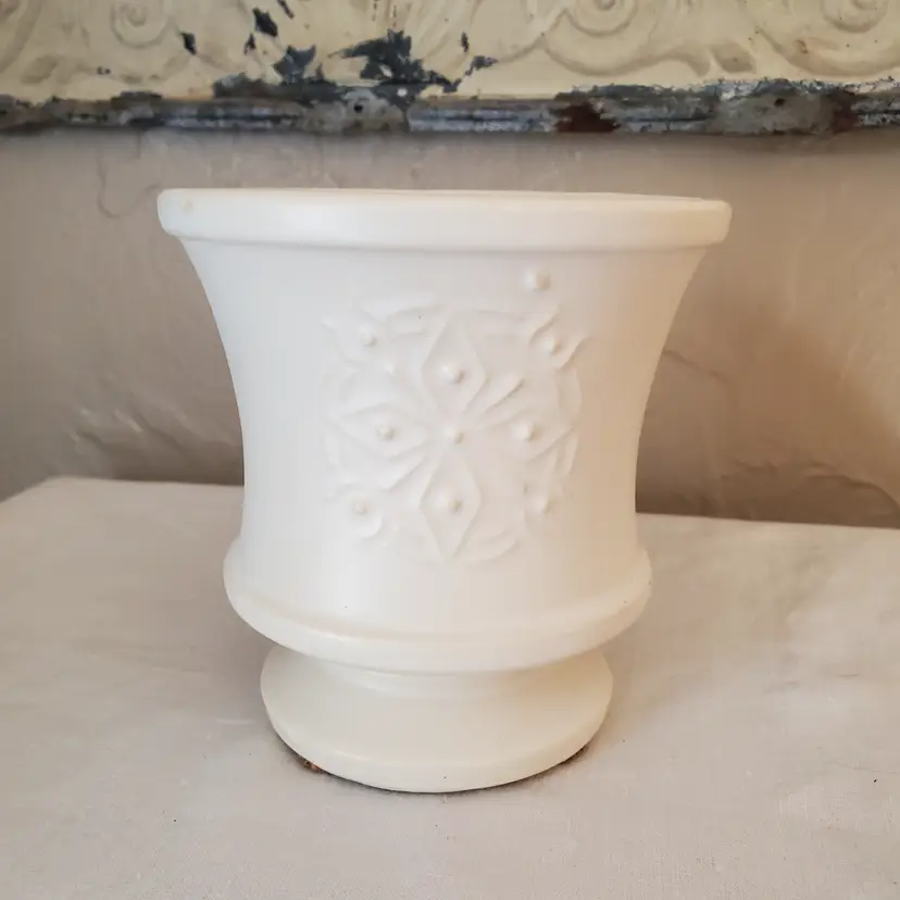 McCoy Cream Corinthian Planter