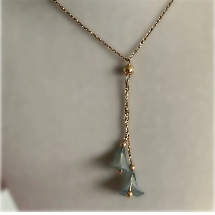 Vintage AVON Double Calla Lily Pendant Necklace Gold