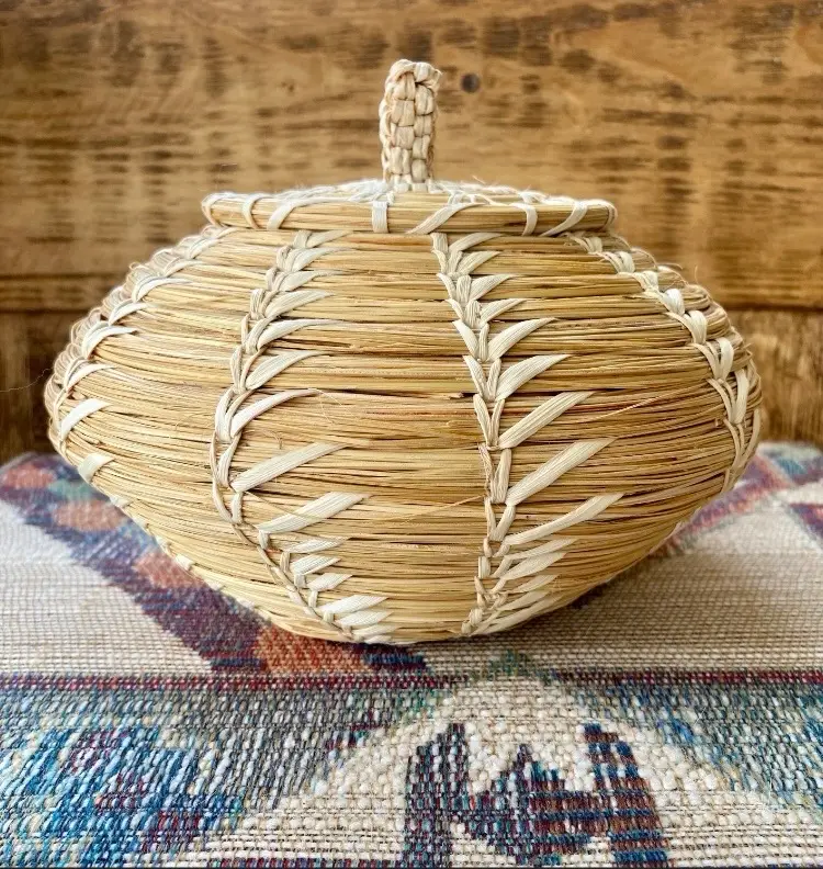 Vintage Tohono O’Odham Hand Woven Basket With Lid. Beautiful Artist Made Coiled Basket At 8.5” Diameter. Basket Art.