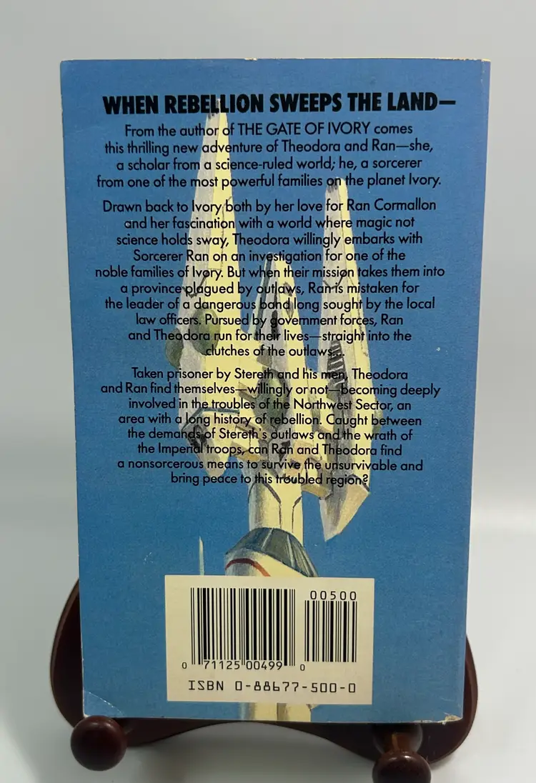 Vintage 'Two-Bit Heroes' By Doris Egan Paperback Book 1992 Daw