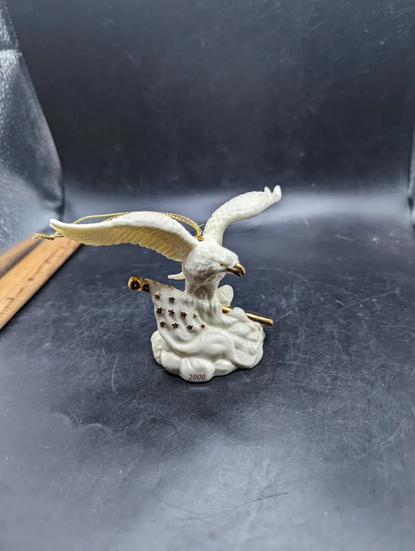 Vintage SAN FRANCISCO MUSIC BOX  AMERICAN EAGLE CHRISTMAS ORNAMENT Does Not Play