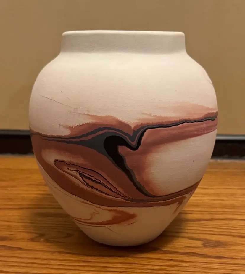 Nemadji Native American “Indian” Pottery Vase Moose Lake Minnesota USA 8.25”