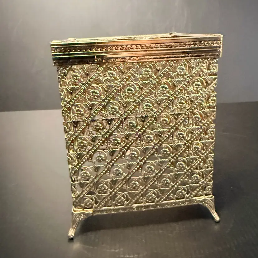 Vintage Hollywood Regency Tissue Box Holder Brass Filigree Square MCM Gold Tone