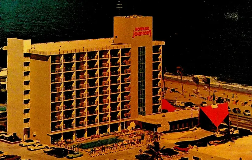 Howard Johnson's Motor Lodge & Restaurant Postcard Fort Lauderdale