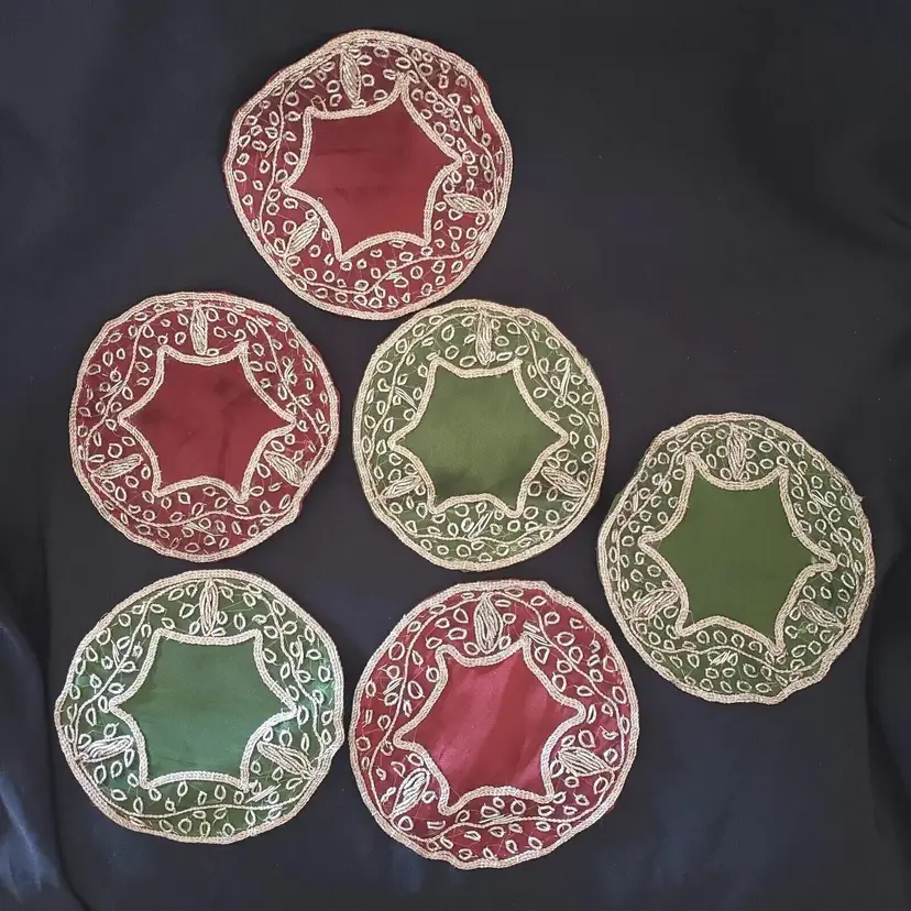 Sheer Doilies Coasters Handmade Thread Metallic Round Set of 6 Red & Green READ