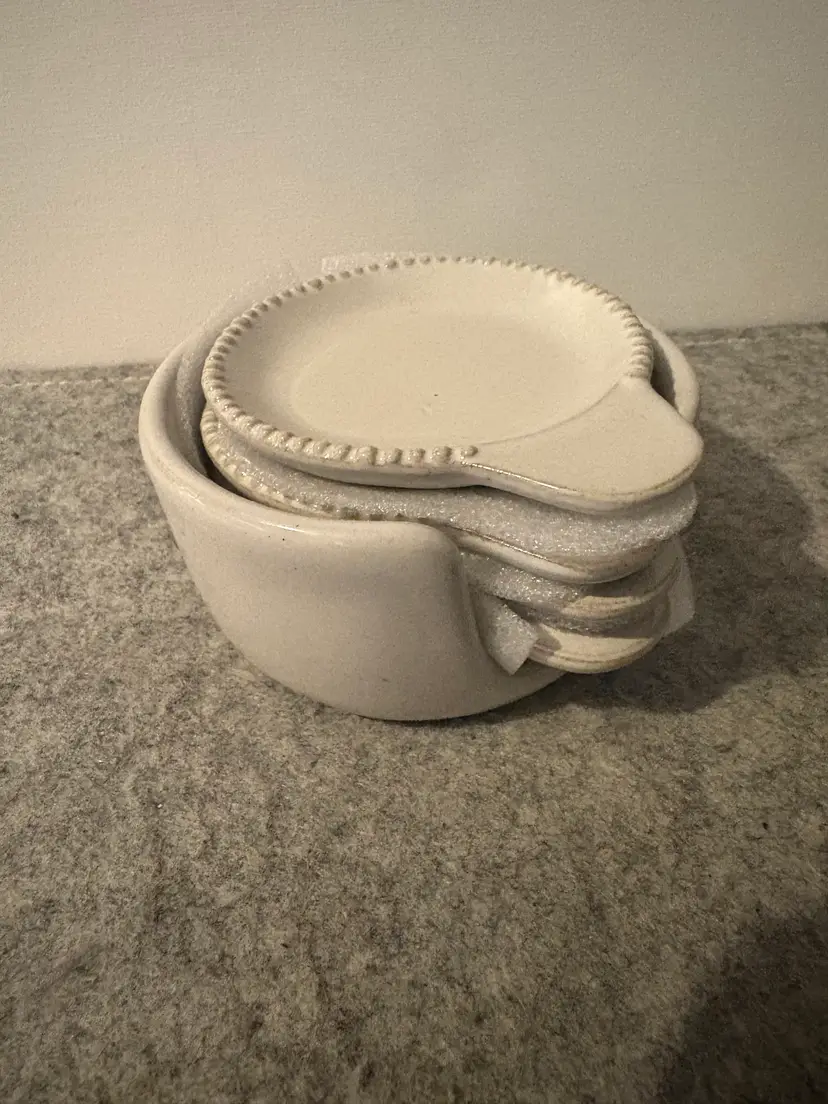 Hearth and Hand w/Magnolia Tea Bag/Butter Pats  New  # 2977