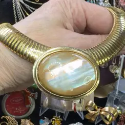 Vintage 80s Collar Style Gold Tone Necklace 16”