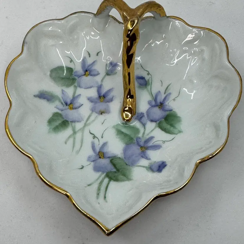 Vintage Painted heart shaped floral nappy Trinket dish  gold trim, Signed By “Minnie 1987”