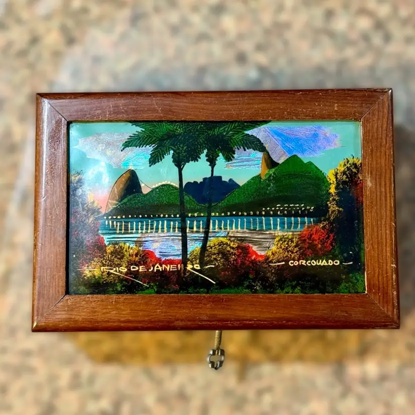 Vintage Iridescent Butterfly Wing Art Brazil Marquetry Inlaid Wood Hinged Box w WORKING KEY!