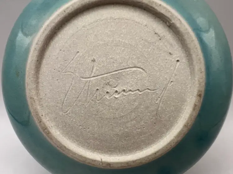 Artist Signed Stoneware Pottery Glazed Trinket Box With Lid